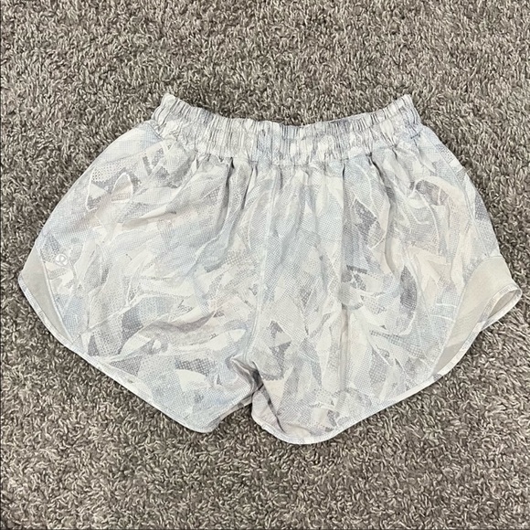 NWOT Lululemon Hotty Hot LR 4” - Picture 2 of 4